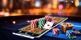 Live casino di aplikasi qqfunbet menawarkan game dealer langsung dan interaktif